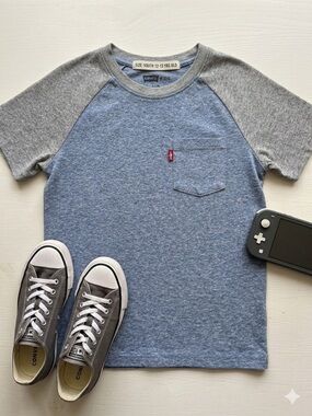 Levi's Blue & Gray Raglan Short Sleeve Pocket Tee T Shirt size 12/13 boys A0184
